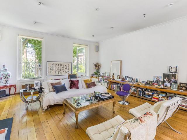 Flat for sale in South Kensington, Greater London