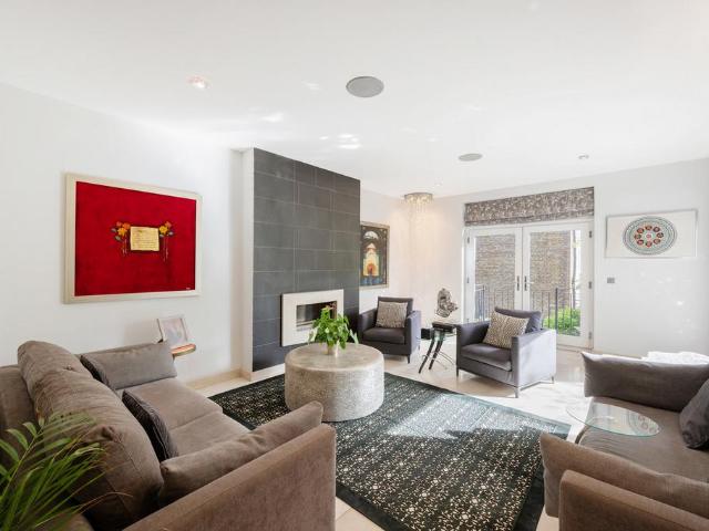 Flat for sale in City of Westminster, Greater London