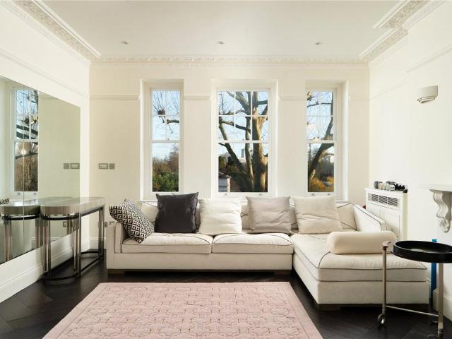 Flat for sale in St. John's Wood, Greater London