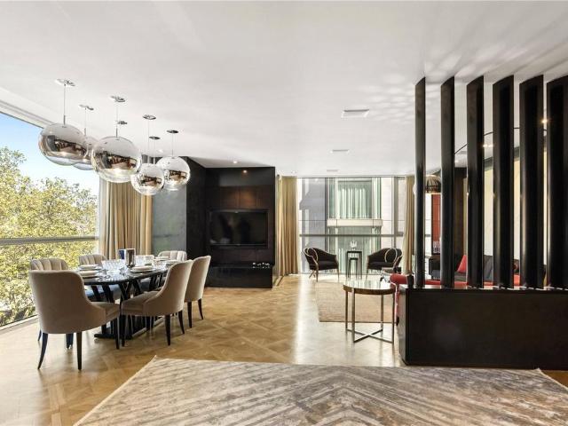 Flat for sale in Knightsbridge, Greater London