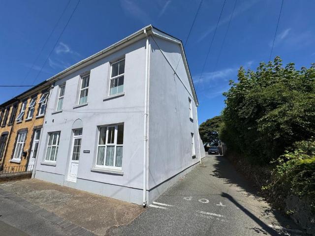 Flat for sale in Letterston, Wales