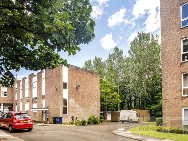 Flat for sale in High Heaton, Tyne And Wear