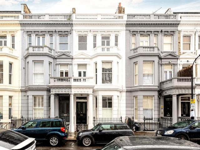 Flat for sale in West Kensington, Greater London