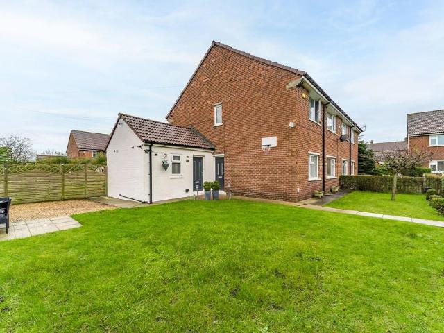 Flat for sale in Roby Mill, Lancashire