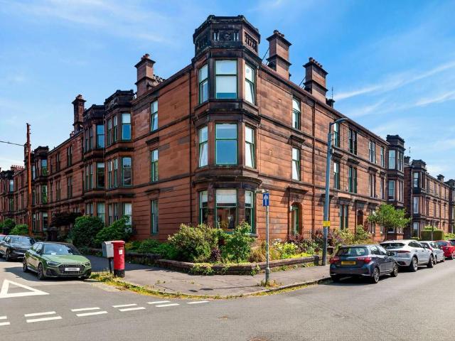 Flat for sale in Crossmyloof, Scotland
