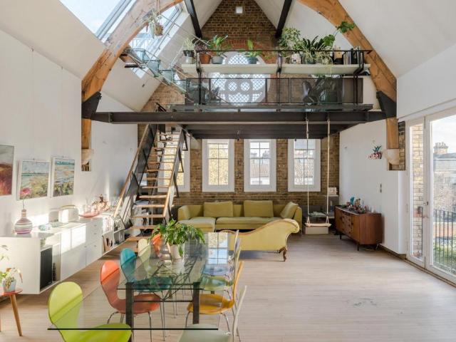 Flat for sale in East Dulwich, Greater London