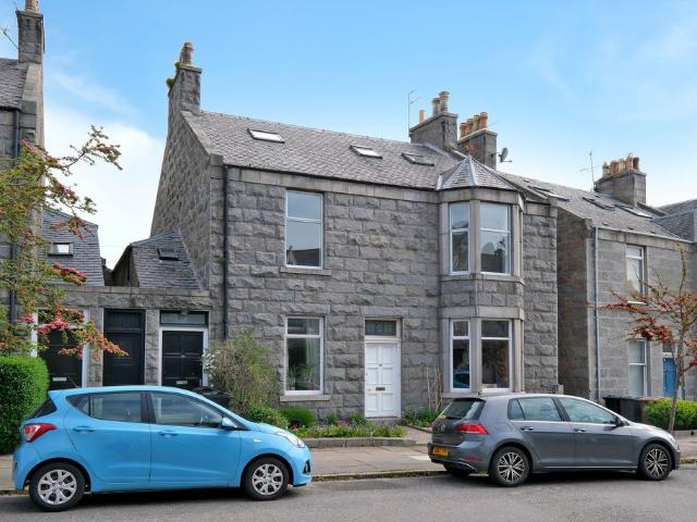 Flat for sale in West End, Ballindoch