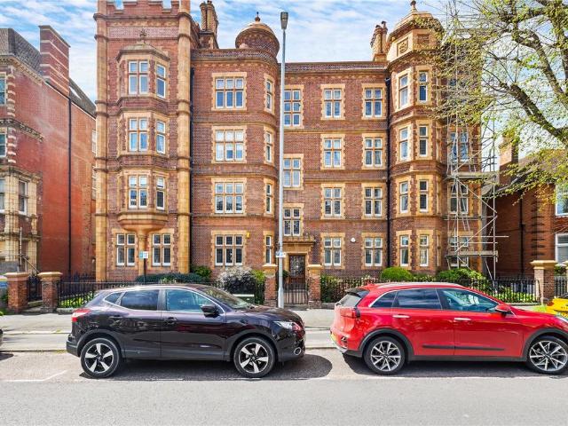 Flat for sale in Aldrington