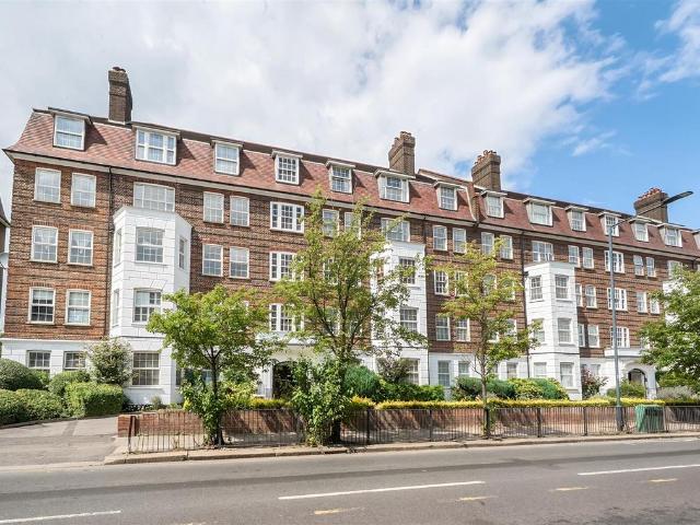 Flat for sale in Brondesbury, Greater London