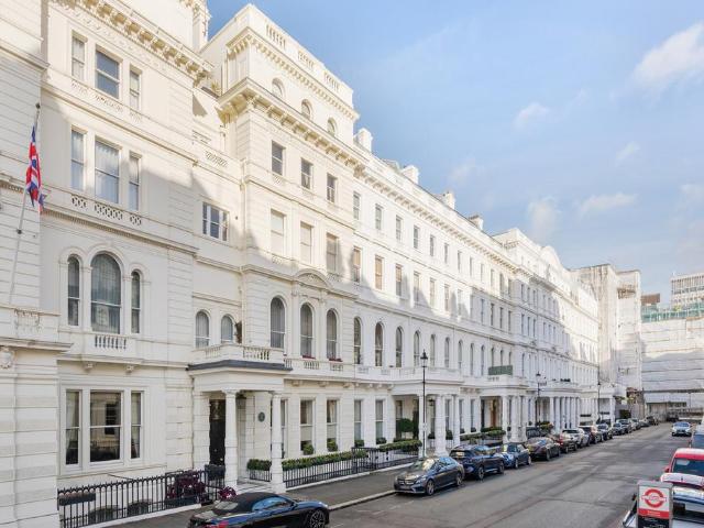 Flat for sale in Paddington, Greater London