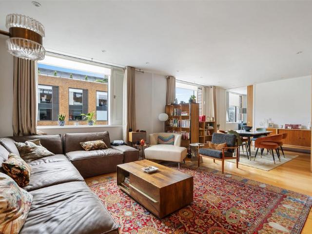 Flat for sale in Pimlico, Greater London