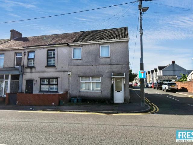 Flat for sale in Kingsbridge, Gorseinon