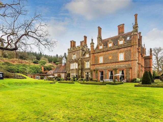 Flat for sale in Albury, Westborough