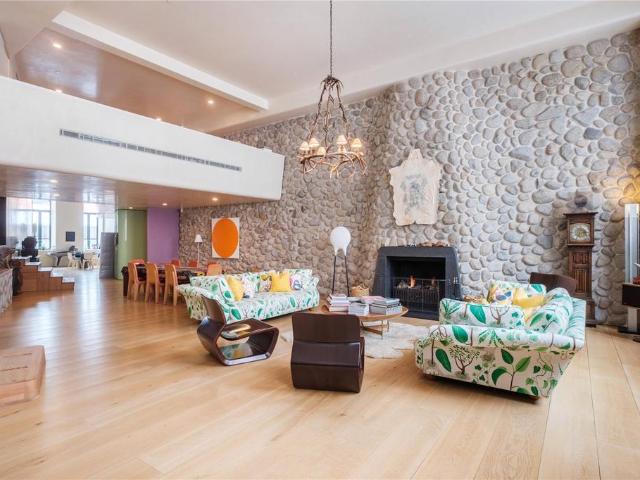 Flat for sale in Victoria, Greater London