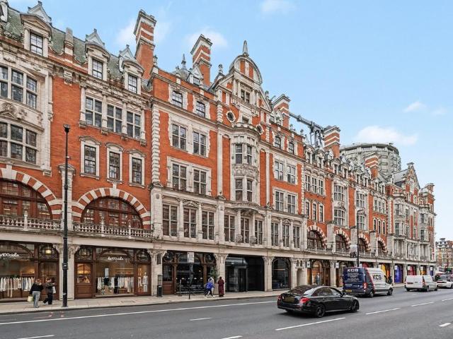 Flat for sale in Belgravia, Greater London