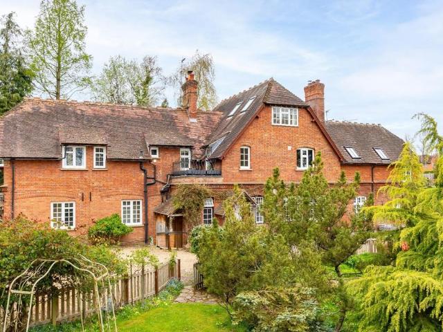 House for sale in Cheddington, Ledburn