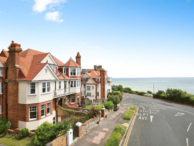 Flat for sale in Eastbourne, East Sussex