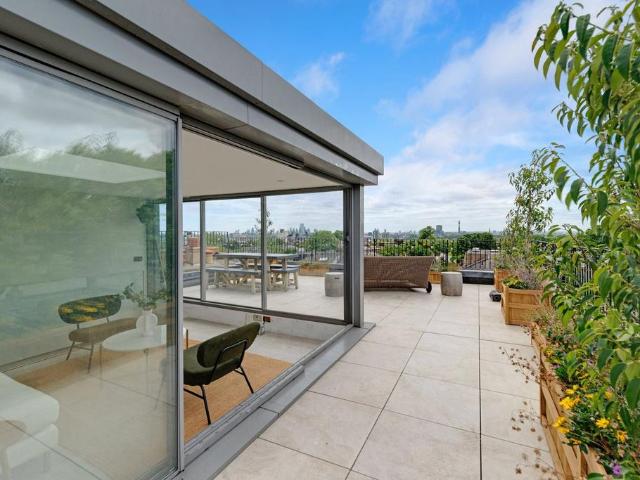 Flat for sale in Belsize Park, Greater London
