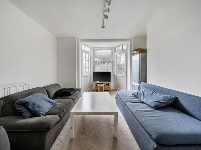 Flat for sale in Hammersmith, Greater London