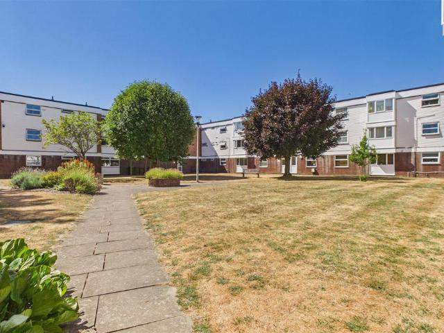 Flat for sale in Chichester, Littlecote