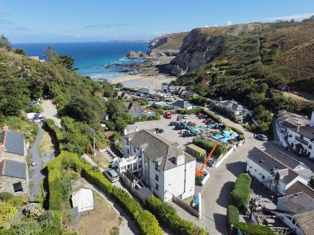Flat for sale in Cornwall