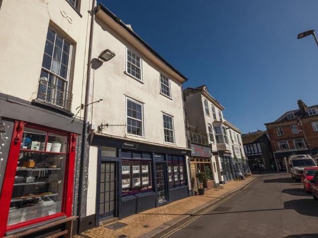 Flat for sale in Strode, Devon