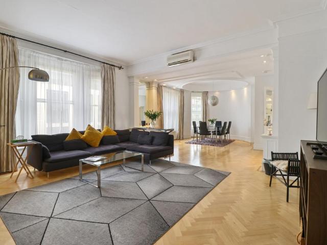 Flat for sale in Chelsea, Greater London