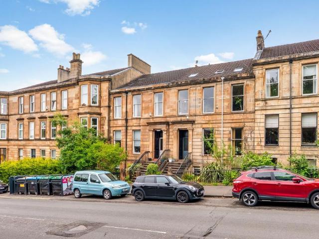 Flat for sale in Strathbungo, Scotland