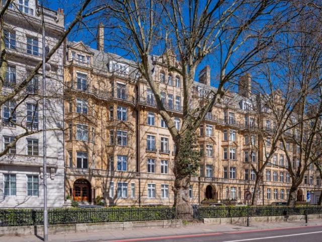Flat for sale in East Marylebone, Marylebone