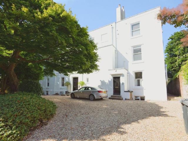 Flat for sale in Perryfields, West Sussex