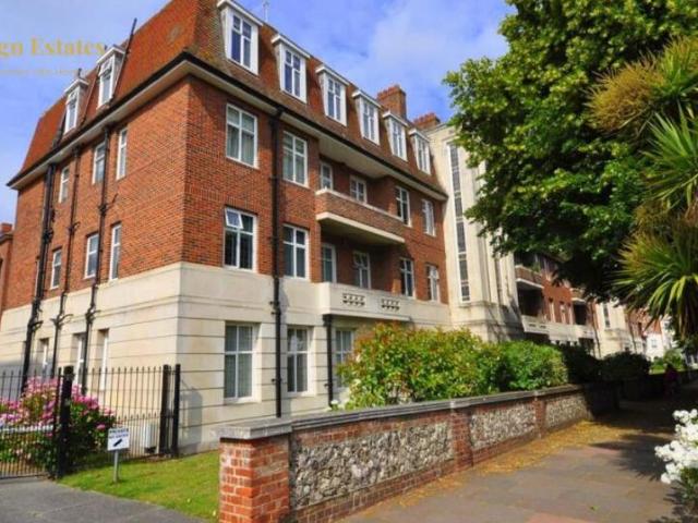 Flat for sale in Eastbourne, East Sussex