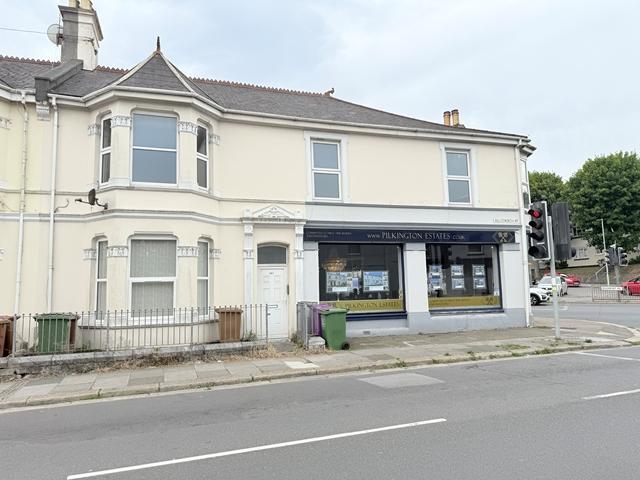 Flat for sale in Mount Wise