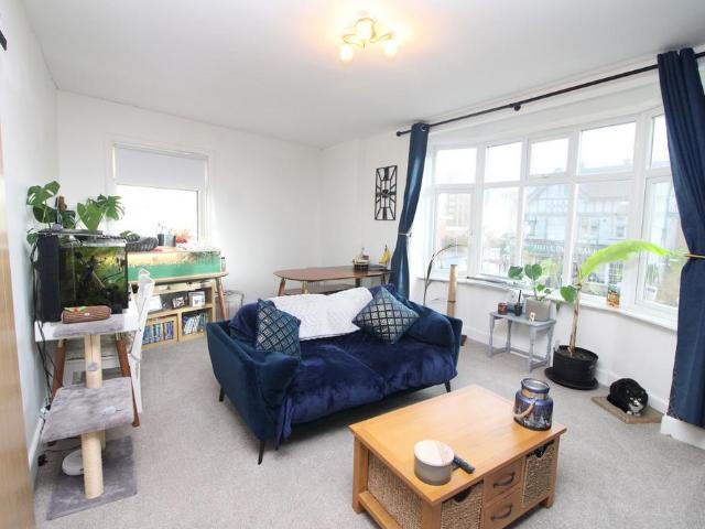 Flat for sale in Aldrington