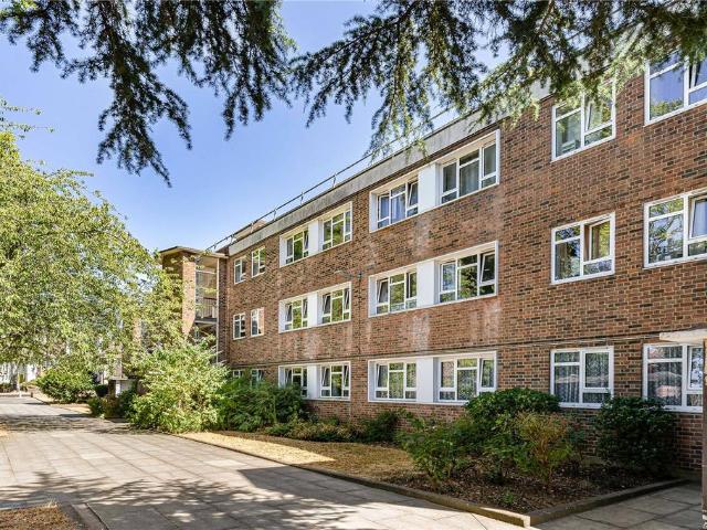 Flat for sale in Streatham Hill, Greater London