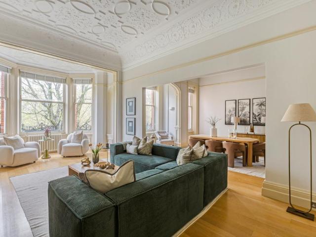 Flat for sale in Knightsbridge, Greater London