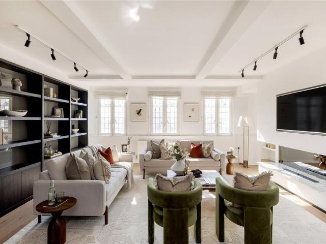 Flat for sale in Marylebone, Greater London