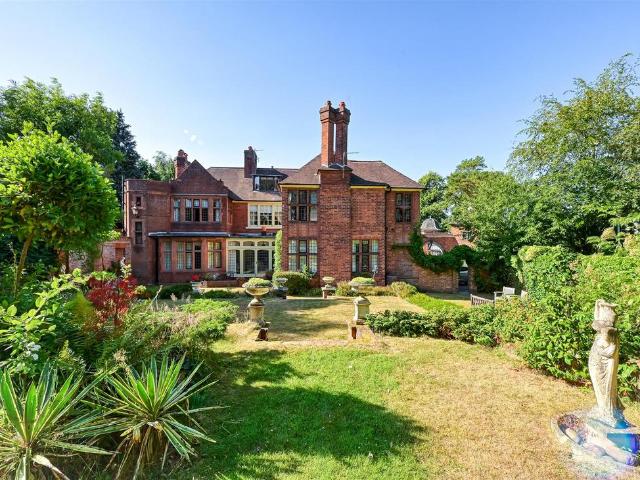 Flat for sale in Tettenhall, West Midlands