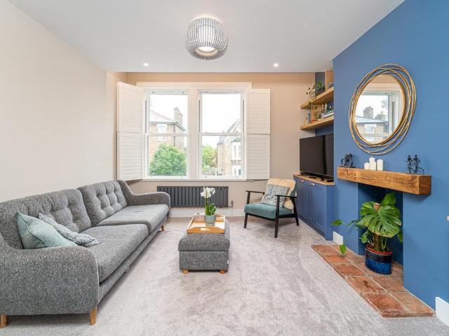 Flat for sale in Archway, Greater London