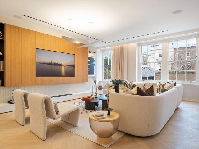 Flat for sale in St. John's Wood, Greater London