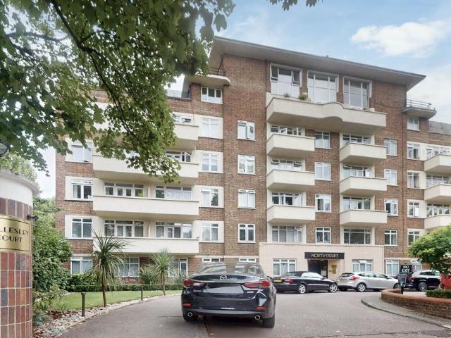 Flat for sale in St. John's Wood, Greater London