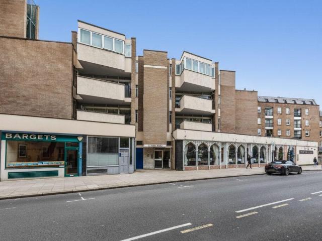 Flat for sale in Marylebone, Greater London