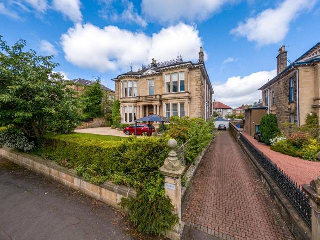 Flat for sale in Kelvinside, Scotland