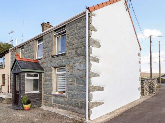Flat for sale in Wales