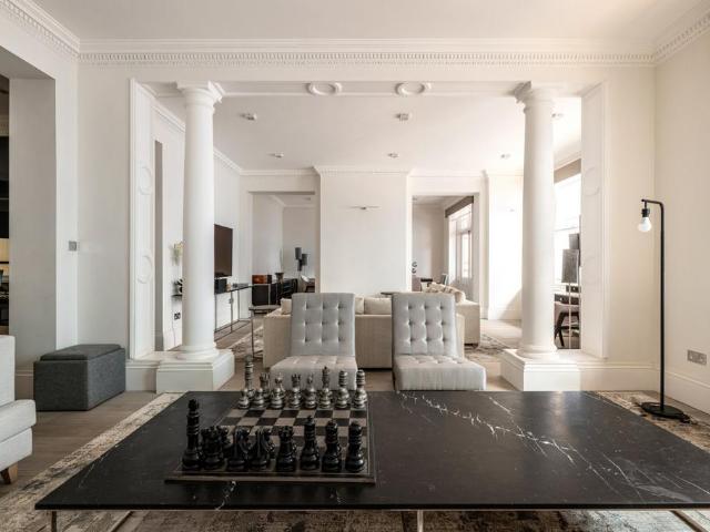 Flat for sale in Knightsbridge, Greater London