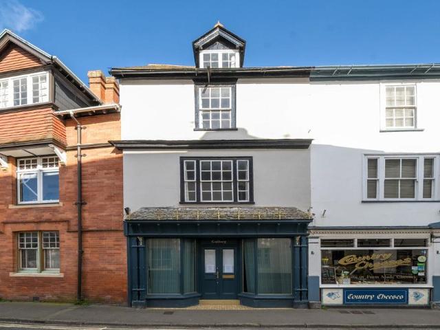 Flat for sale in Watergate, Devon