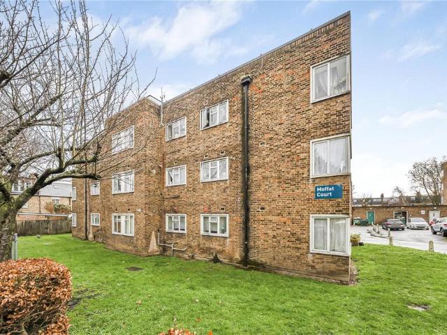 Flat for sale in London Borough of Merton, Collier's Wood