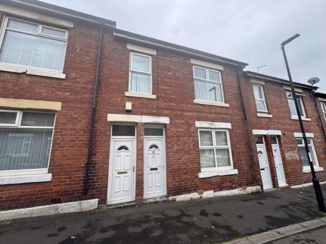 Flat for sale in Percy Main, North Shields