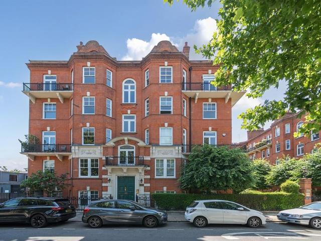 Flat for sale in West Kensington, Greater London