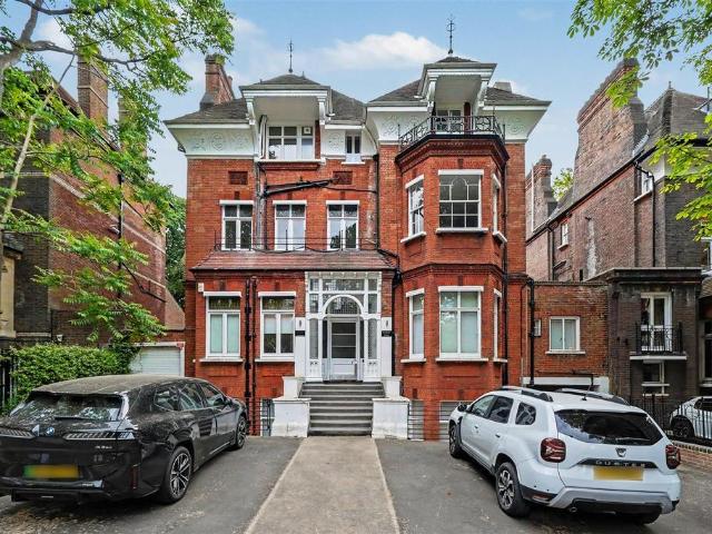 Flat for sale in Belsize Park, Greater London