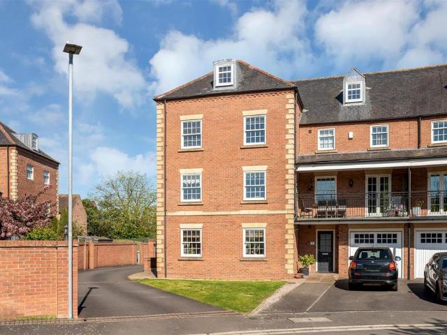 Flat for sale in Alverton, East Midlands